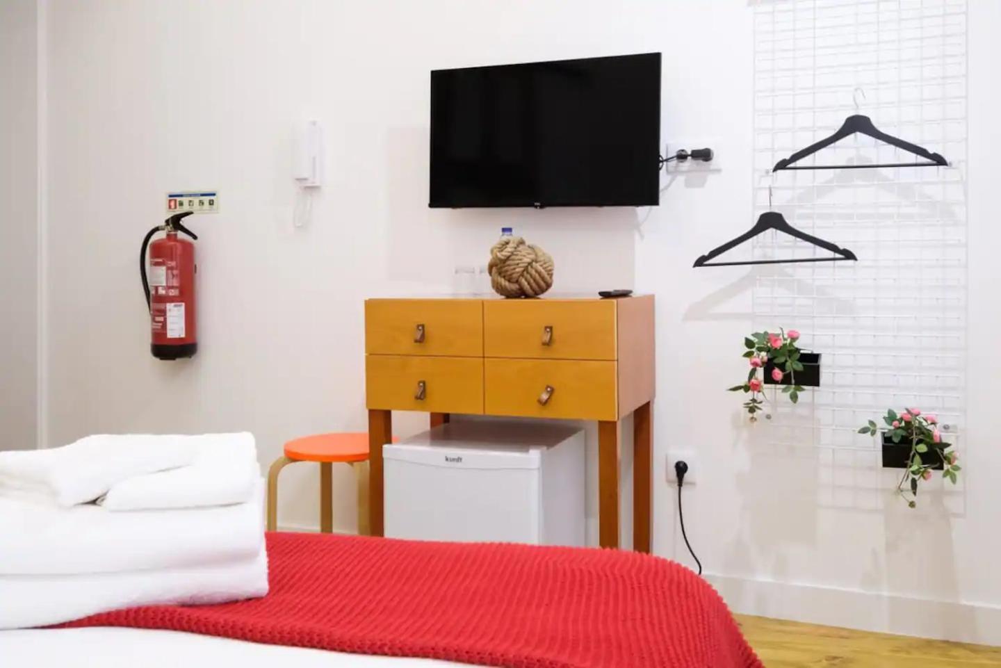 Casa Velhinha - Design, Culture And Comfort In Guimaraes Luaran gambar