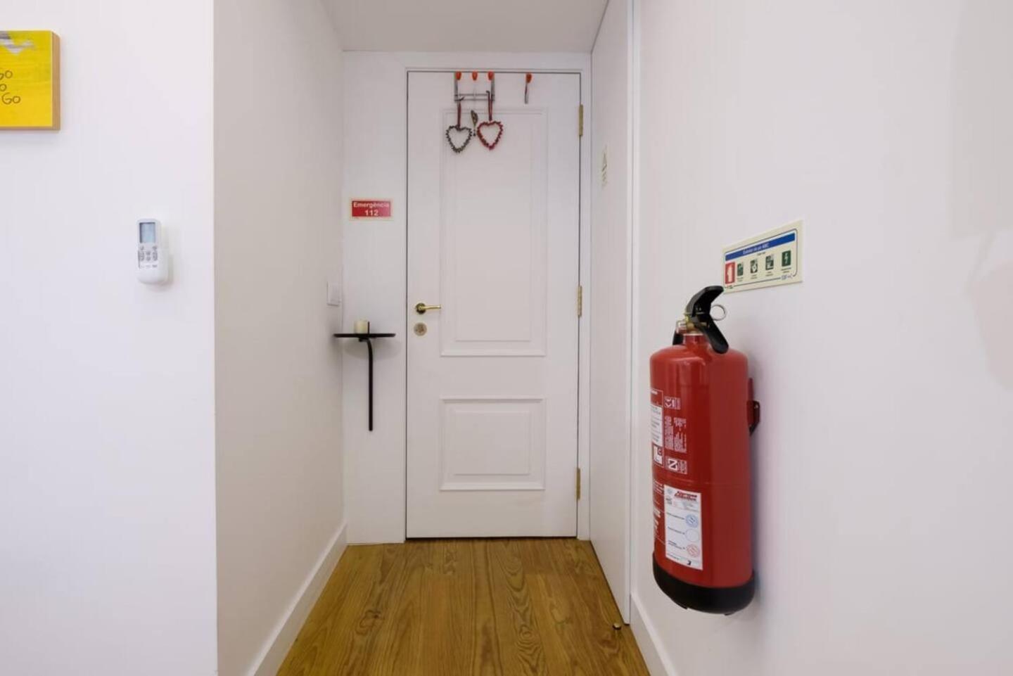Casa Velhinha - Design, Culture And Comfort In Guimaraes Luaran gambar