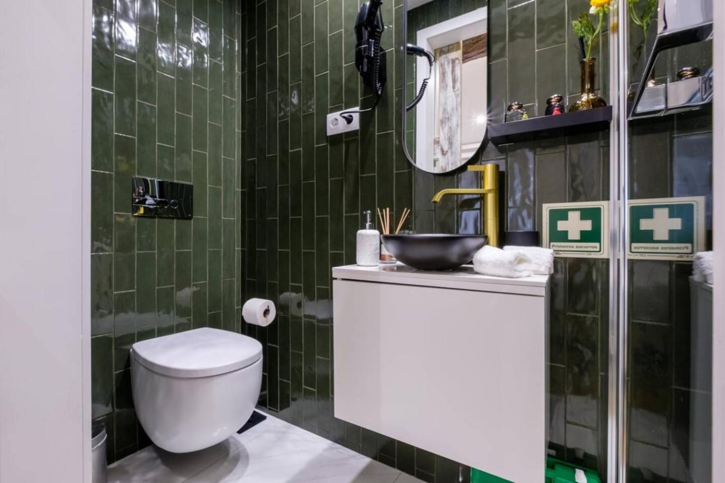 Casa Velhinha - Design, Culture And Comfort In Guimaraes Luaran gambar