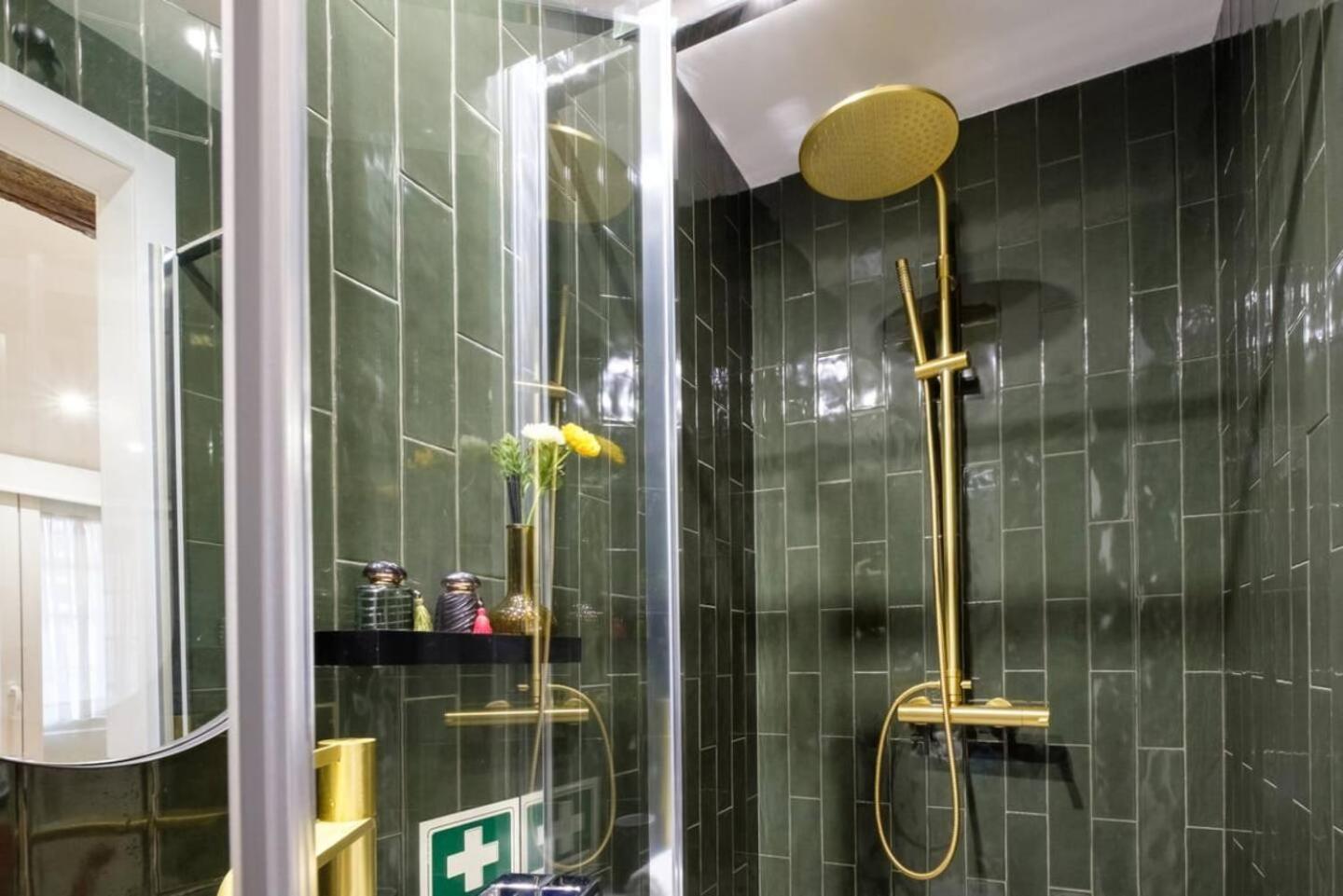 Casa Velhinha - Design, Culture And Comfort In Guimaraes Luaran gambar