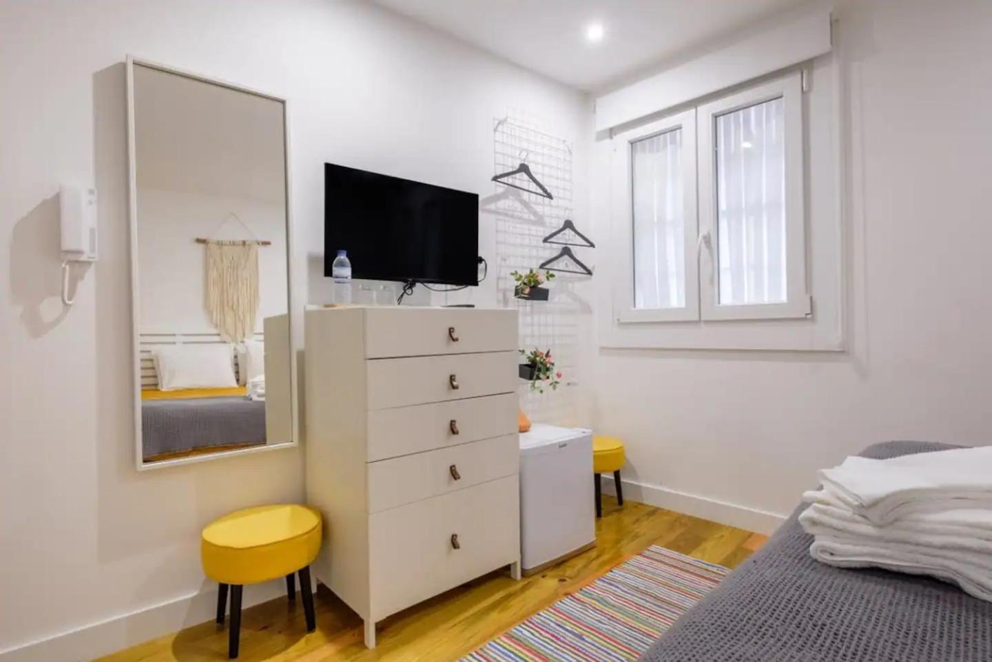 Casa Velhinha - Design, Culture And Comfort In Guimaraes Luaran gambar
