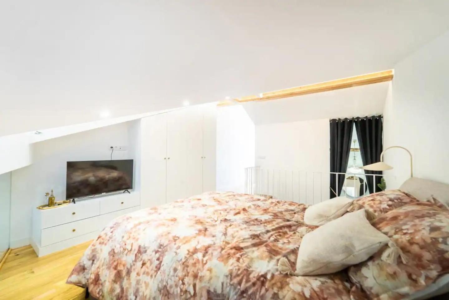 Casa Velhinha - Design, Culture And Comfort In Guimaraes Luaran gambar