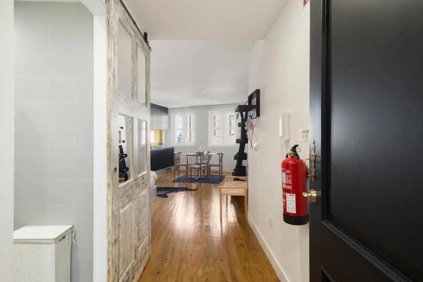 Casa Velhinha - Design, Culture And Comfort In Guimaraes Luaran gambar