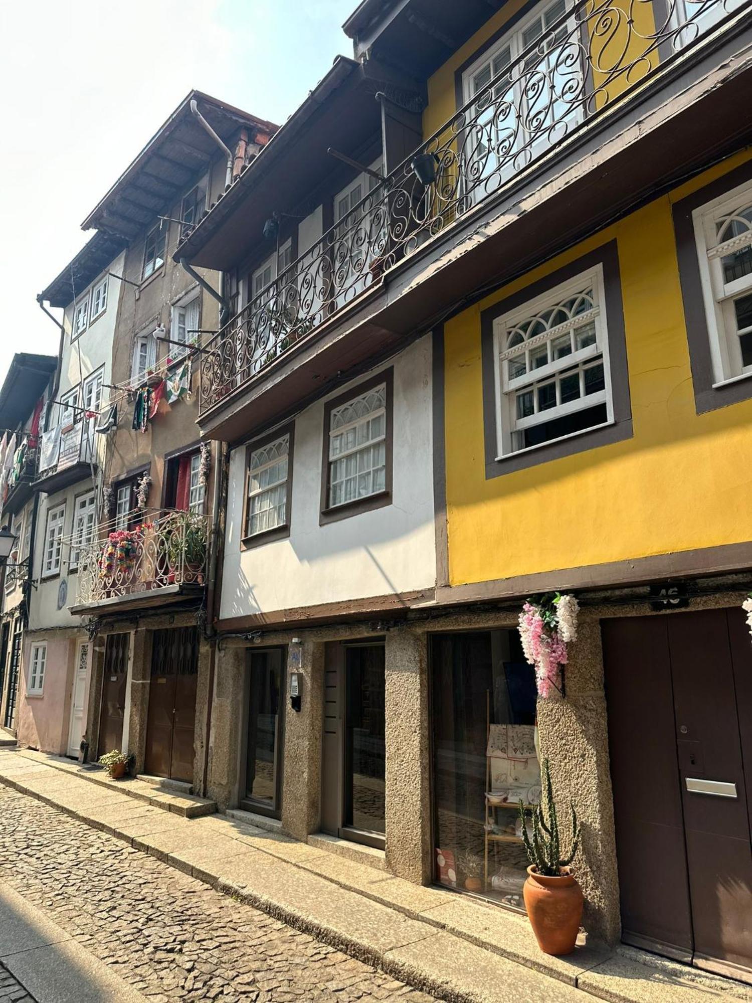 Casa Velhinha - Design, Culture And Comfort In Guimaraes Luaran gambar